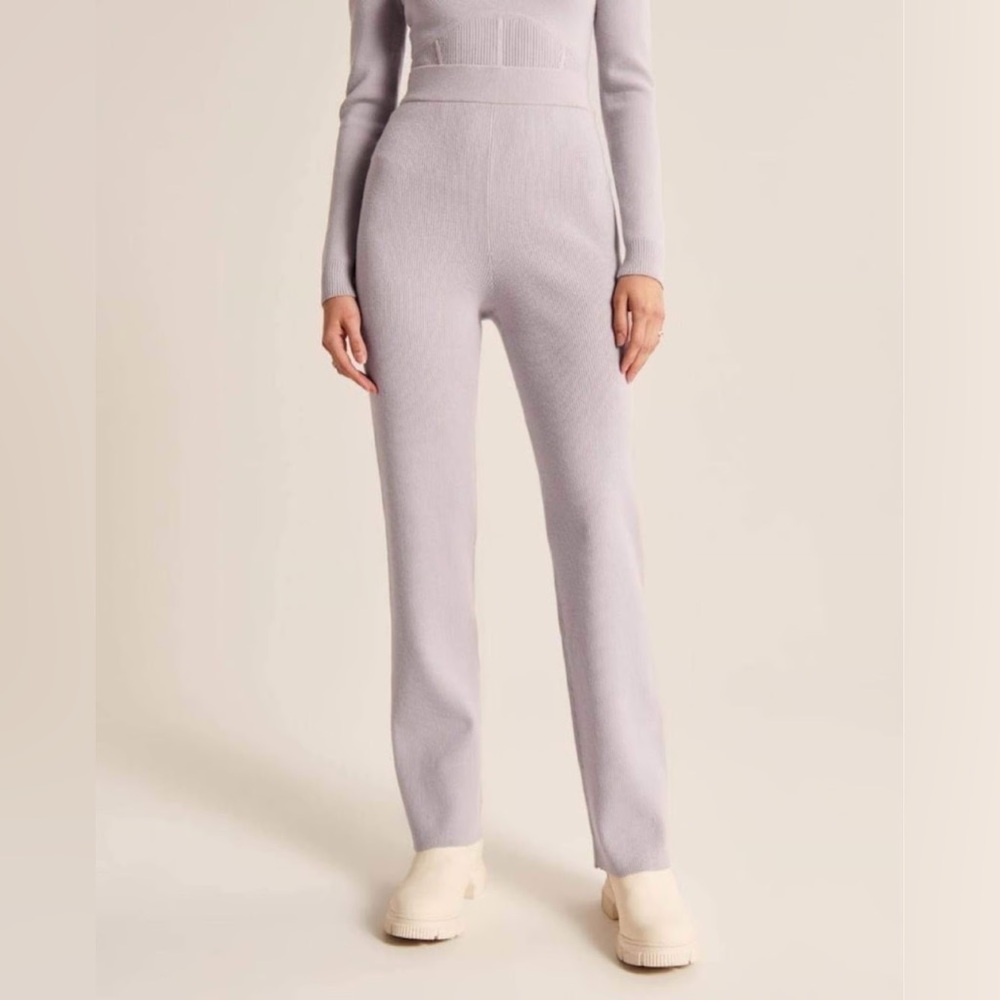 NWT Abercrombie Ribbed Straight Leg Sweater Pants in Light Purple S